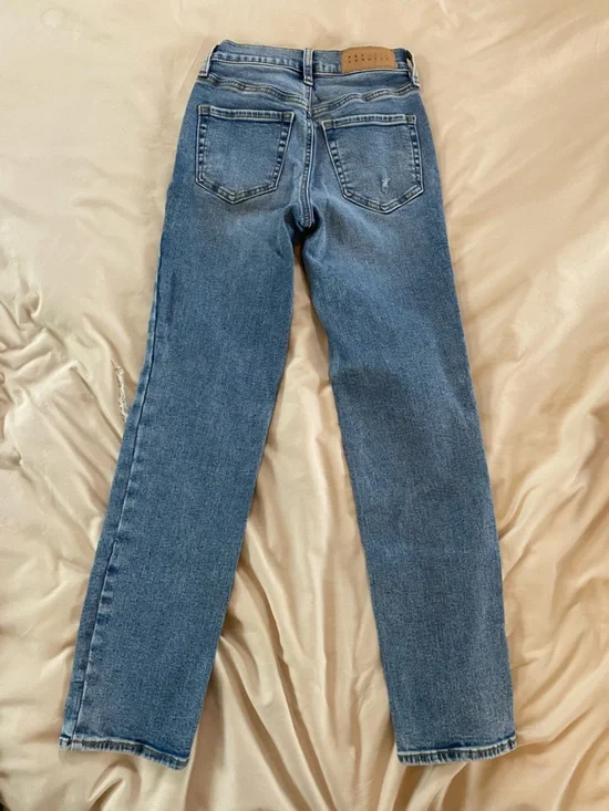 PacSun Light Blue Cropped Straight Jeans with Raw Hem - Picture 4 of 10